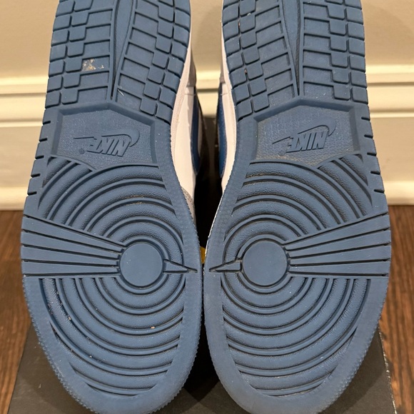 Air Jordan 1 mid (GS) True blue 5.5Y - Picture 3 of 7